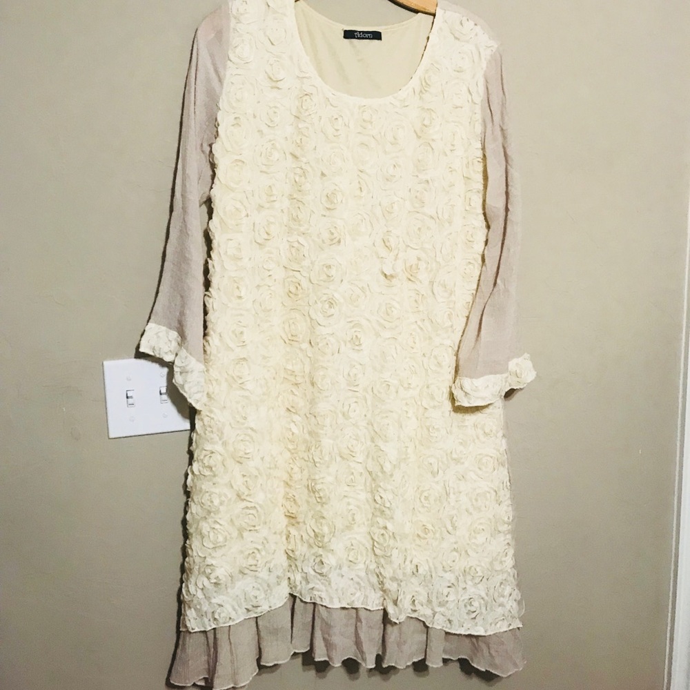 Off white lace dress size xl